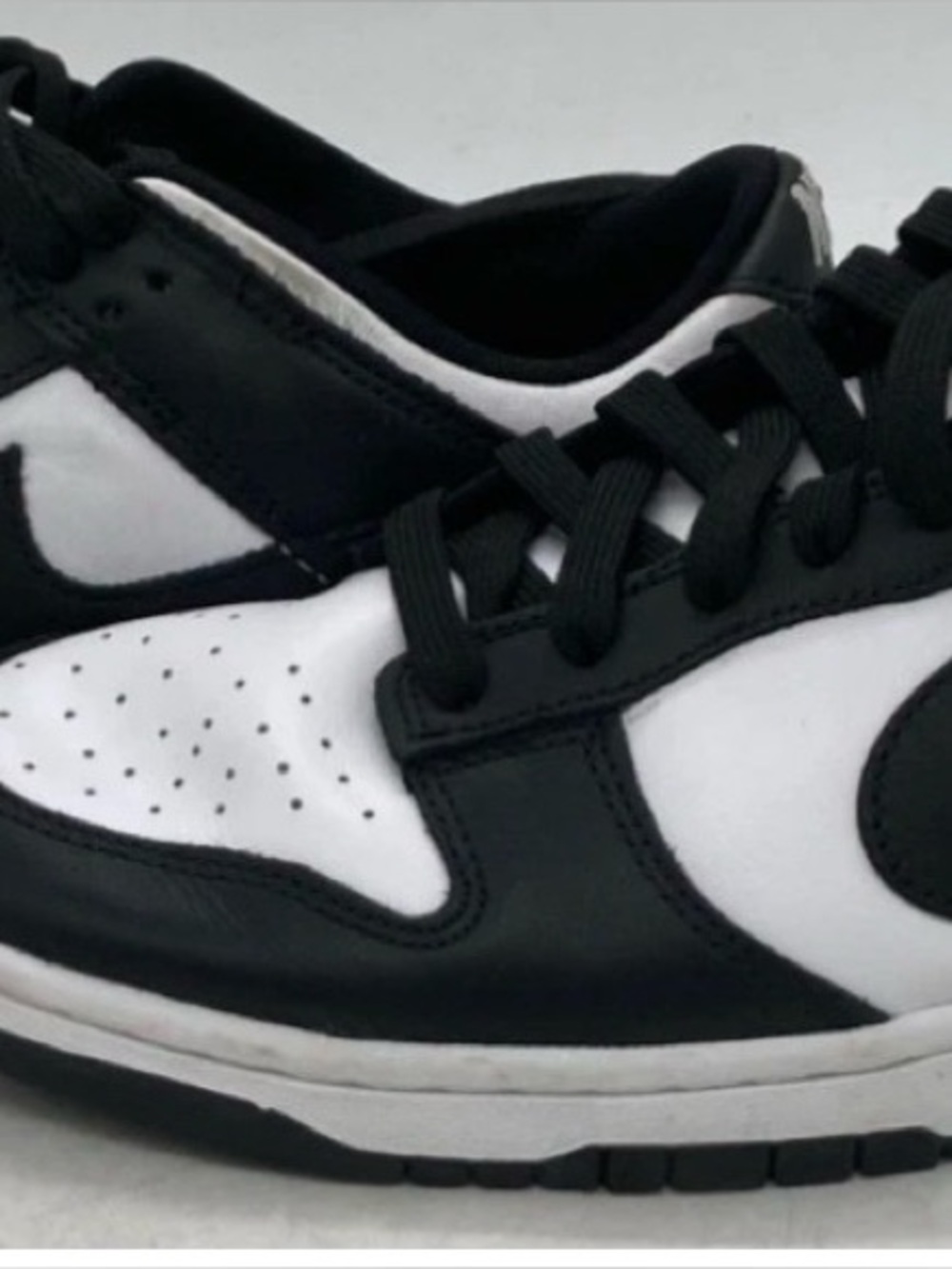 Nike Panda black and white Dunks size 9.5